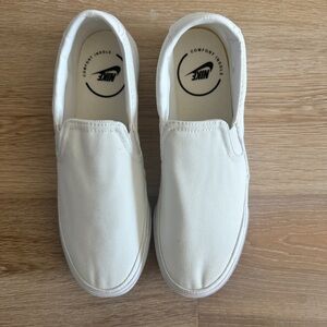 New Nike Court Royale Slip On Sneakers in White Size 9.5